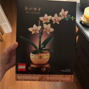 LEGO Botanicals Mini Orchid Set with Green and Cream